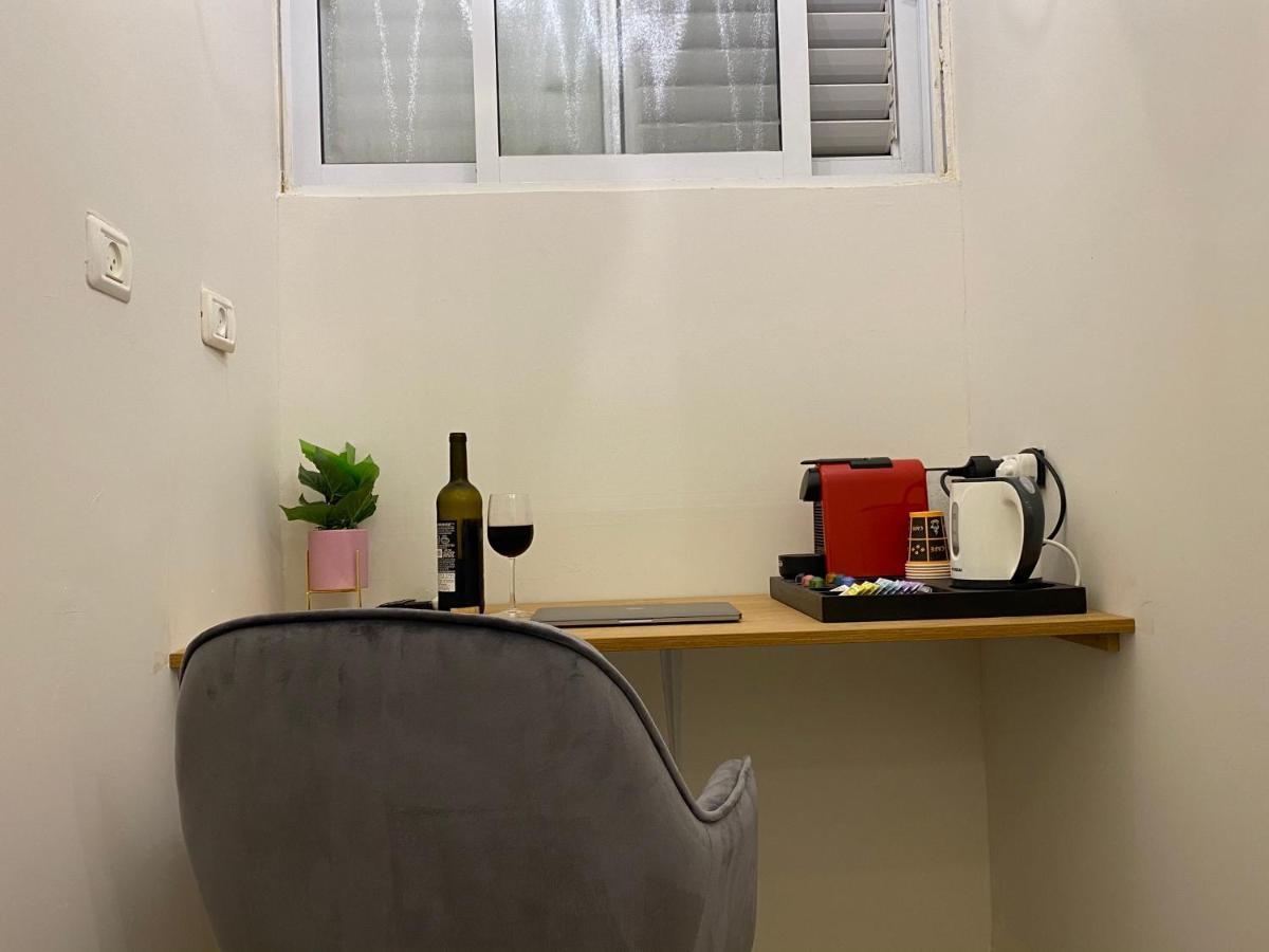 Rothschild Room Petach Tikva ภายนอก รูปภาพ